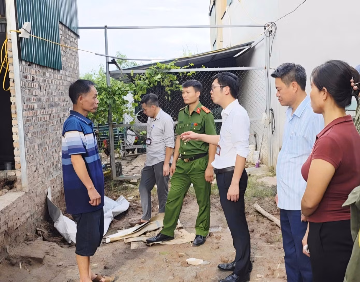 Hà Nội Siết Trật Tự Xây Dựng: Phát Hiện 740 Vụ Vi Phạm Đất Đai Tại Một Xã, Xử Lý “Không Vùng Cấm”